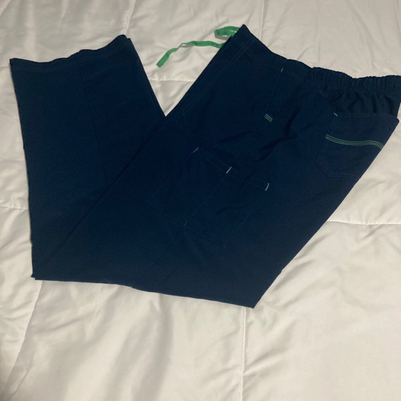 Carhartt Force Women’s Tall Cargo Pants. - Picture 3 of 4